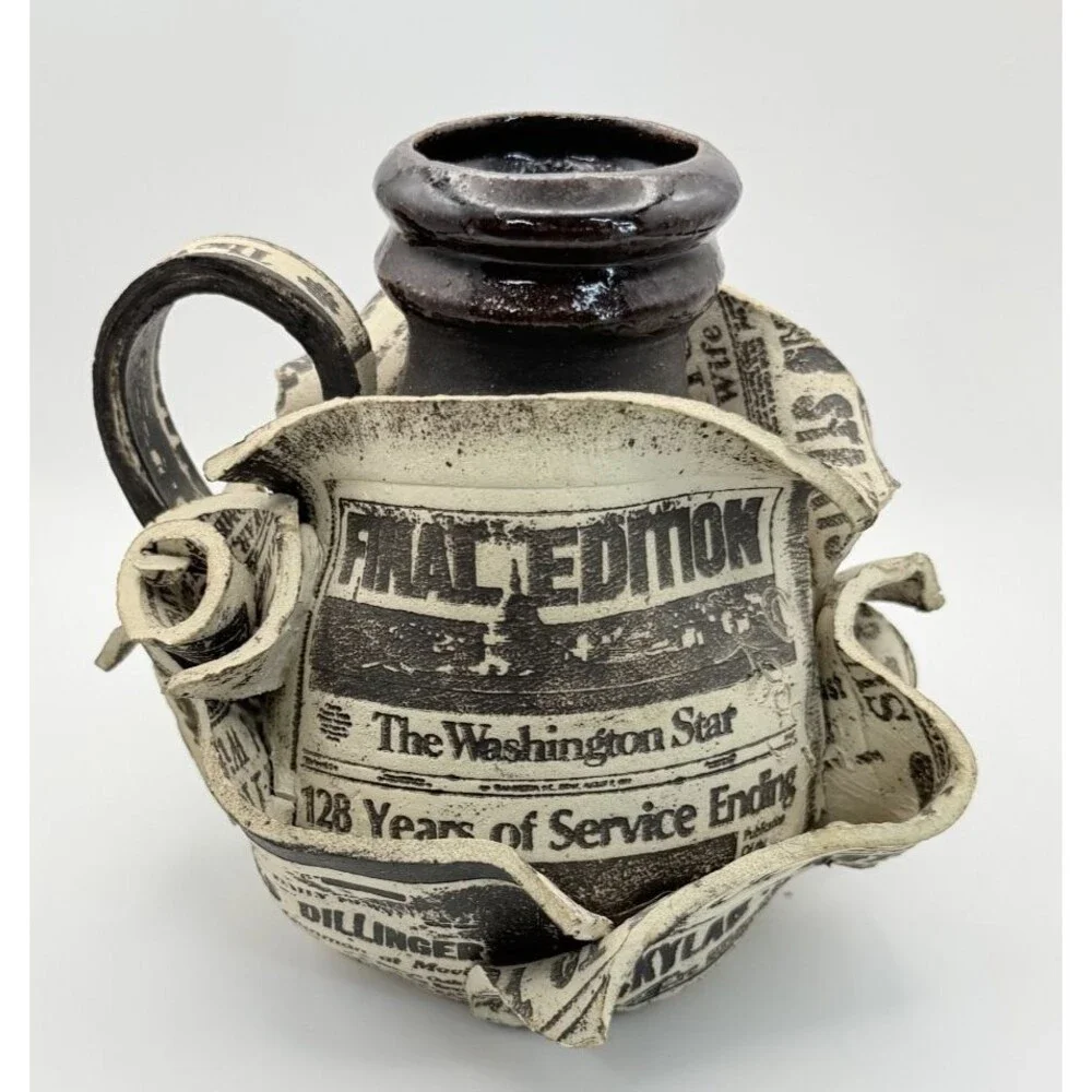 🏺📰 VTG Ron Krogh Pottery Newspaper Collage Pitcher 📰🏺